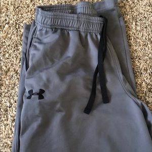 Size small under armor sweat pants.